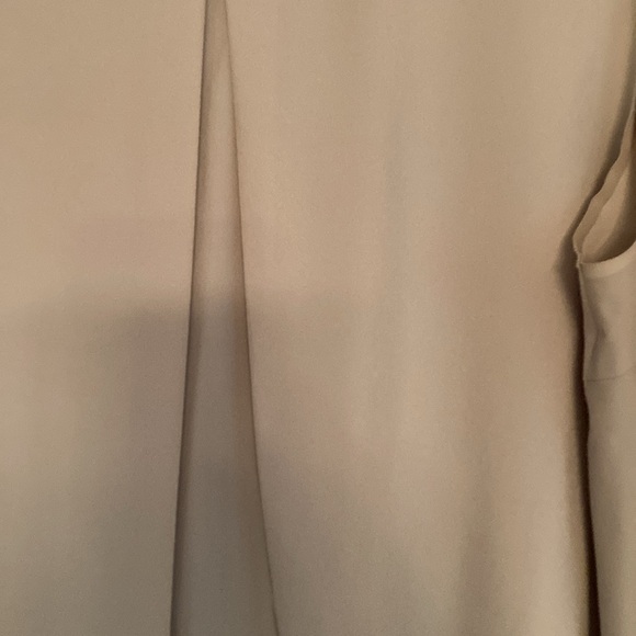 Top-Atheleta tailored long sleeveless light gray button down, office or beach - Picture 10 of 15